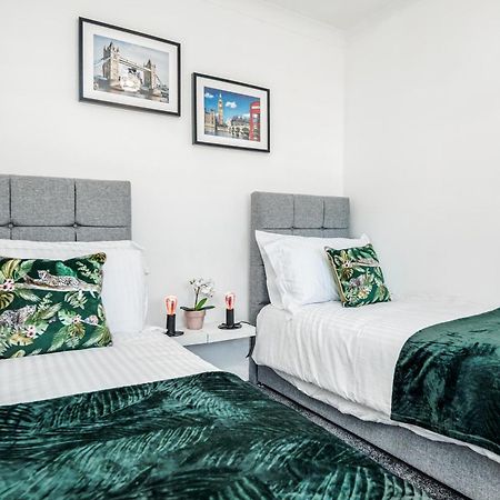 Heathrow 2-Bedroom Maisonette With Parking West Drayton  Eksteriør bilde