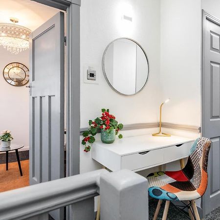 Heathrow 2-Bedroom Maisonette With Parking West Drayton  Eksteriør bilde