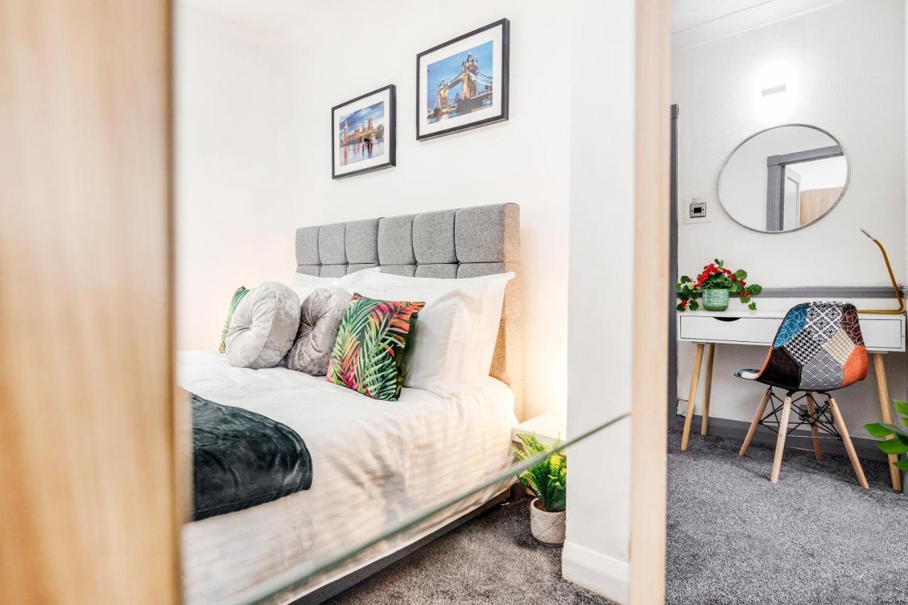 Heathrow 2-Bedroom Maisonette With Parking West Drayton  Eksteriør bilde