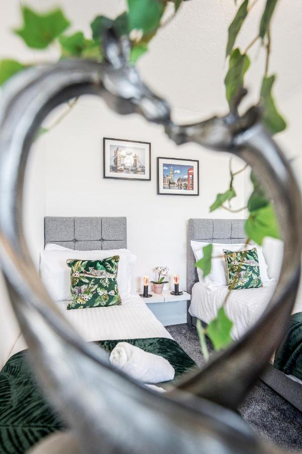 Heathrow 2-Bedroom Maisonette With Parking West Drayton  Eksteriør bilde