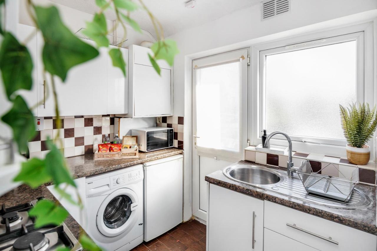 Heathrow 2-Bedroom Maisonette With Parking West Drayton  Eksteriør bilde