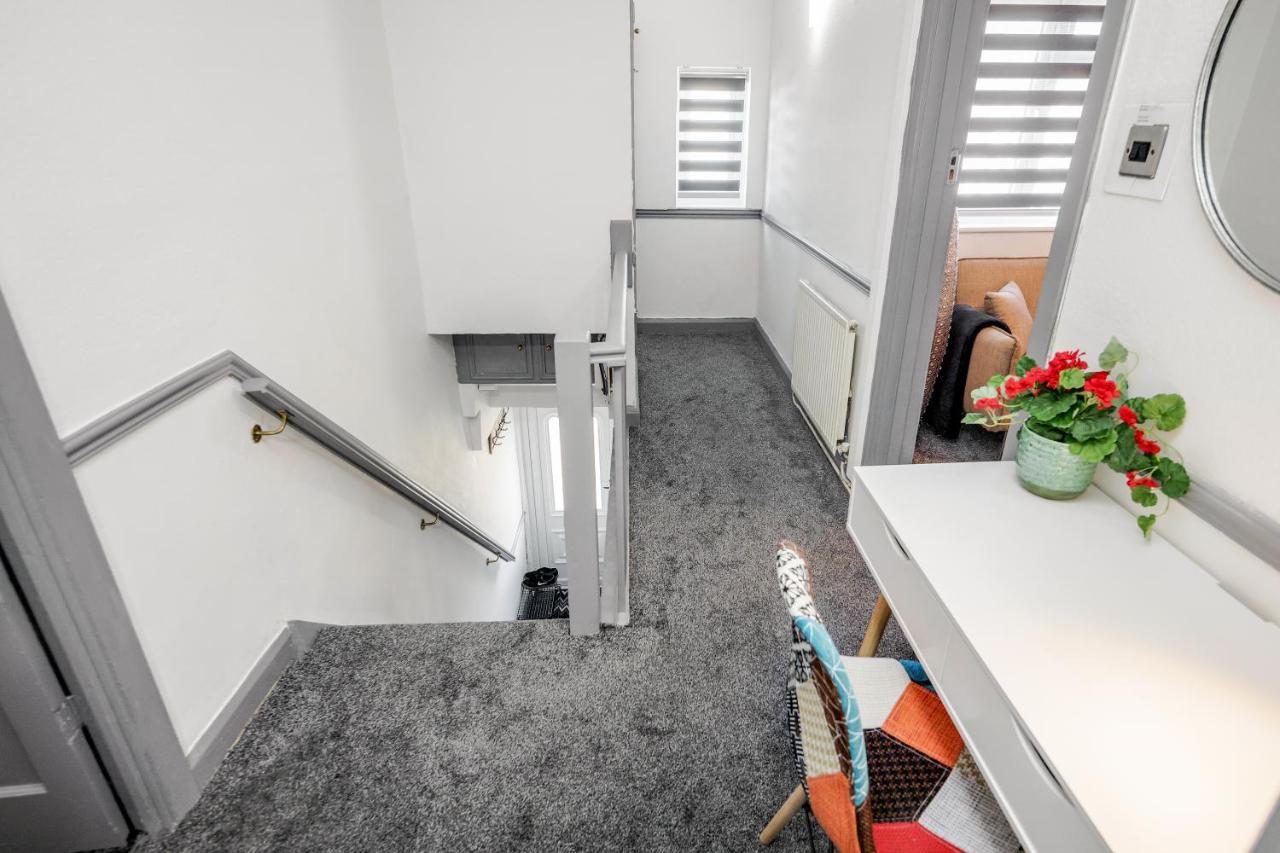 Heathrow 2-Bedroom Maisonette With Parking West Drayton  Eksteriør bilde