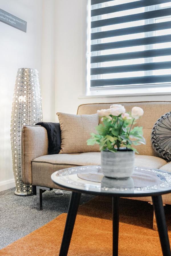 Heathrow 2-Bedroom Maisonette With Parking West Drayton  Eksteriør bilde